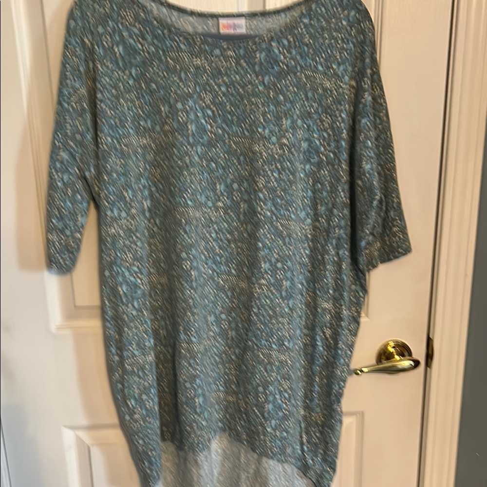 Blue, green and gray Patterned Women's Top and green leggings